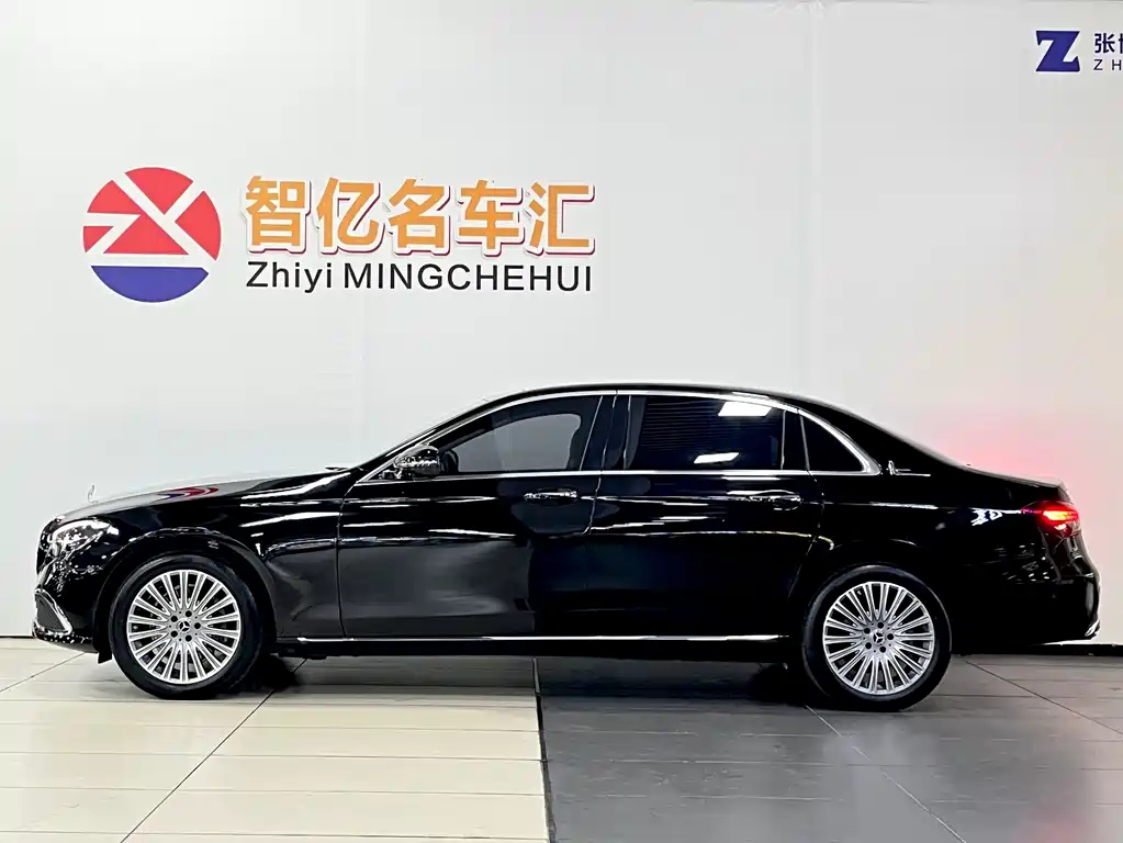 Mercedes-Benz E-Class 2023 — фото 4
