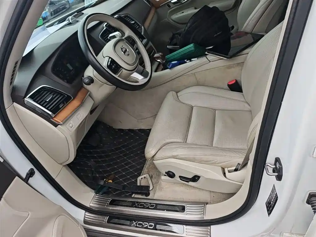 Volvo XC90 2015 — фото 15
