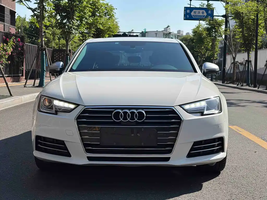 Audi A4L 2018 — фото 2