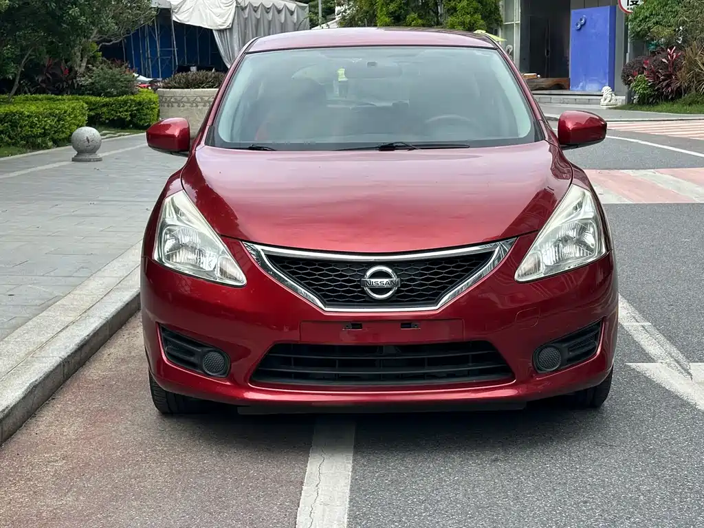 Nissan Tiida 2015 — фото 3