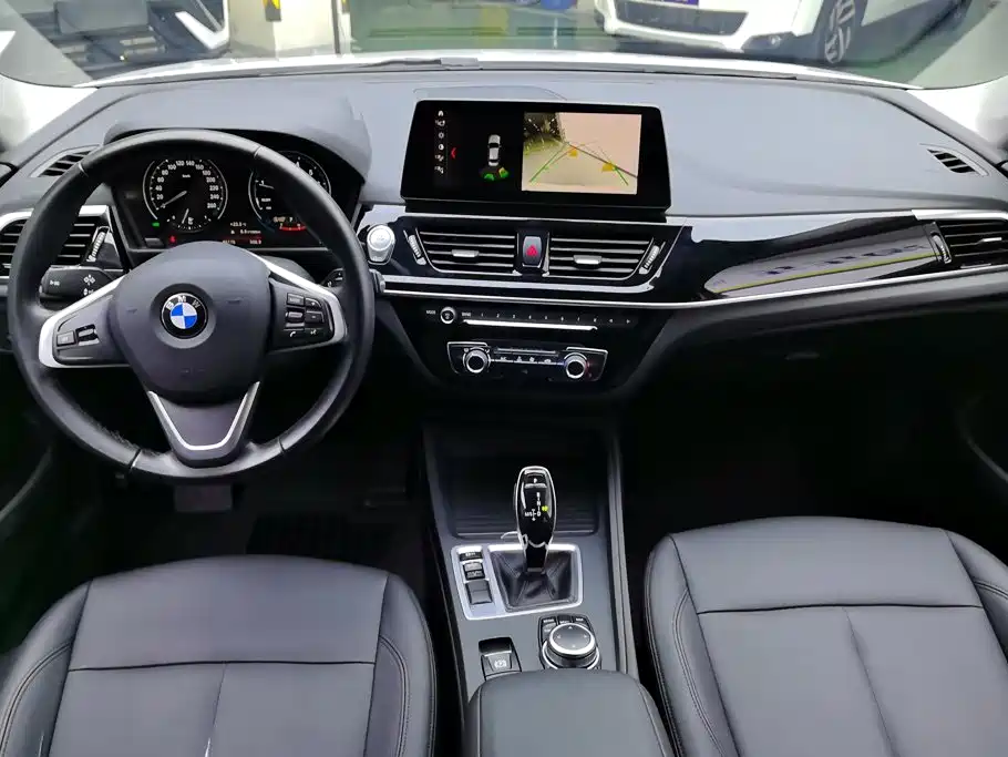 BMW 1 Series 2023 — фото 12
