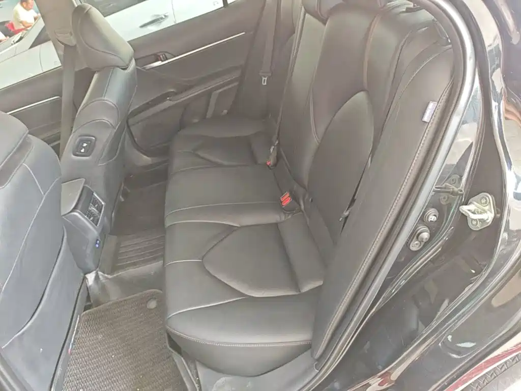 Toyota Camry 2023 — фото 17