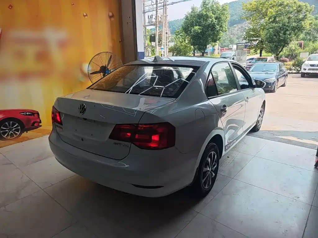 Volkswagen Jetta 2015