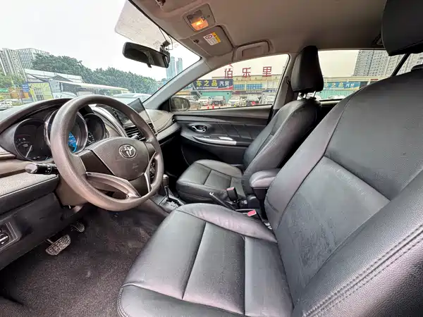 Toyota Yaris L 2015