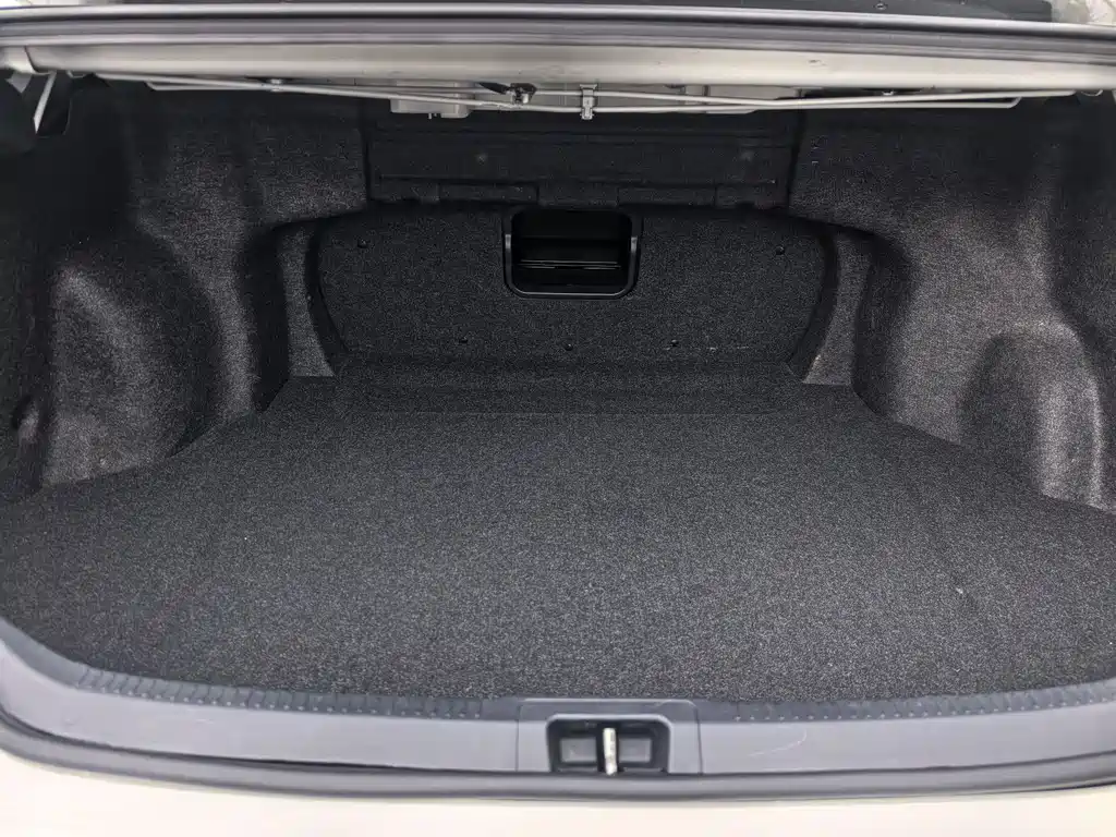 Toyota Camry 2016 — фото 14