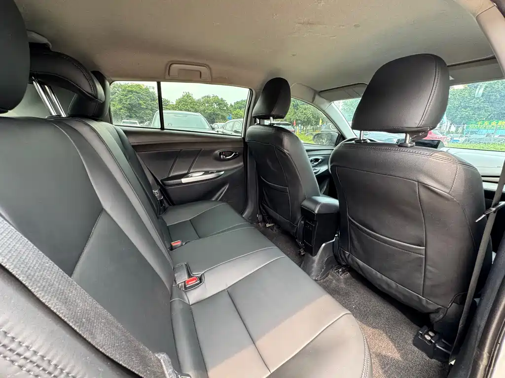 Toyota Yaris L 2016 — фото 11