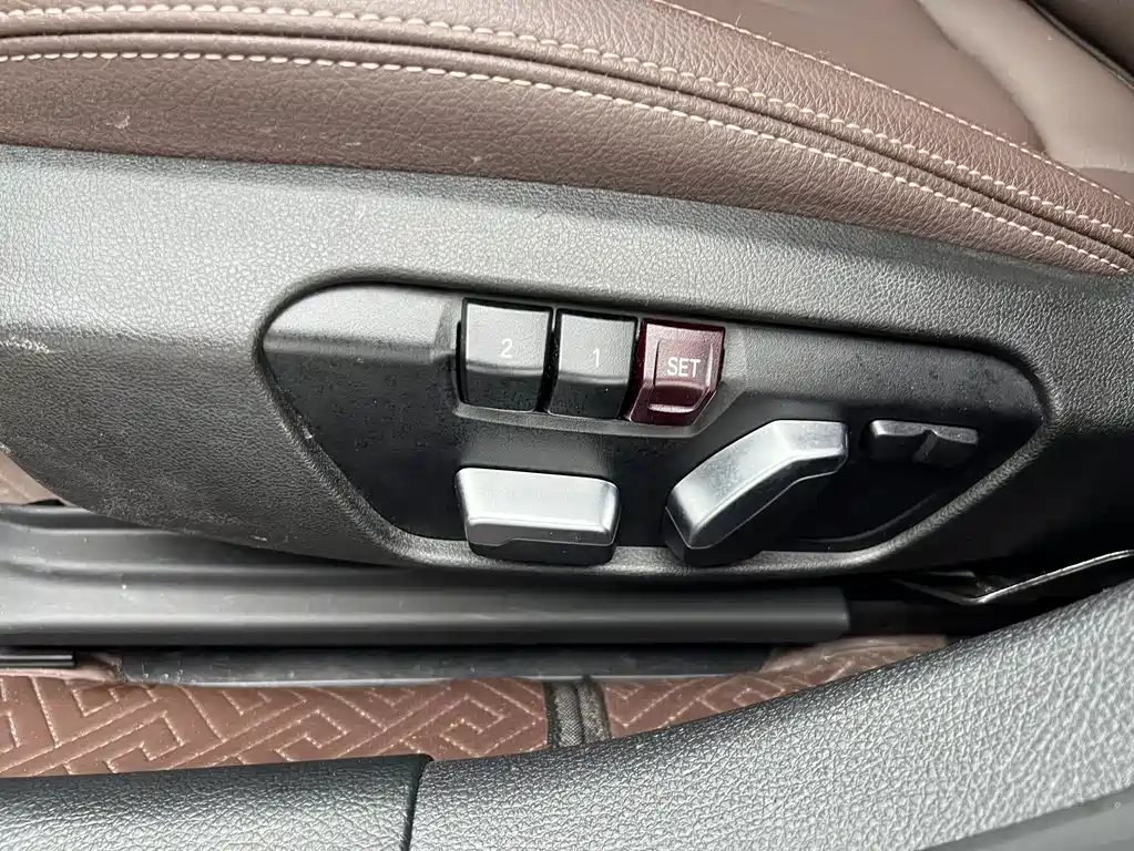 BMW 1 Series 2023 — фото 14