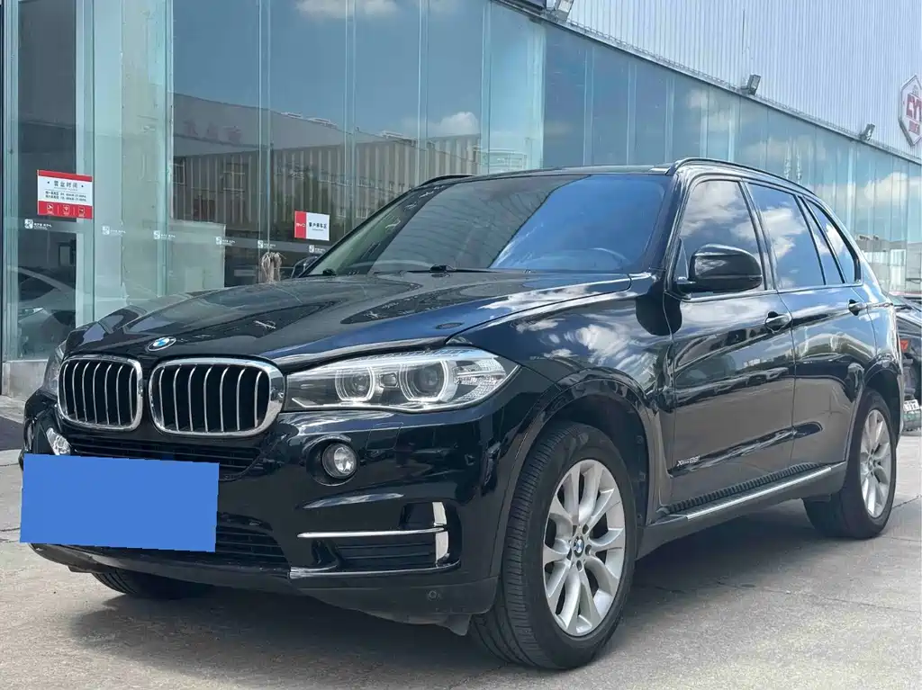 BMW X5 2018 — фото 1