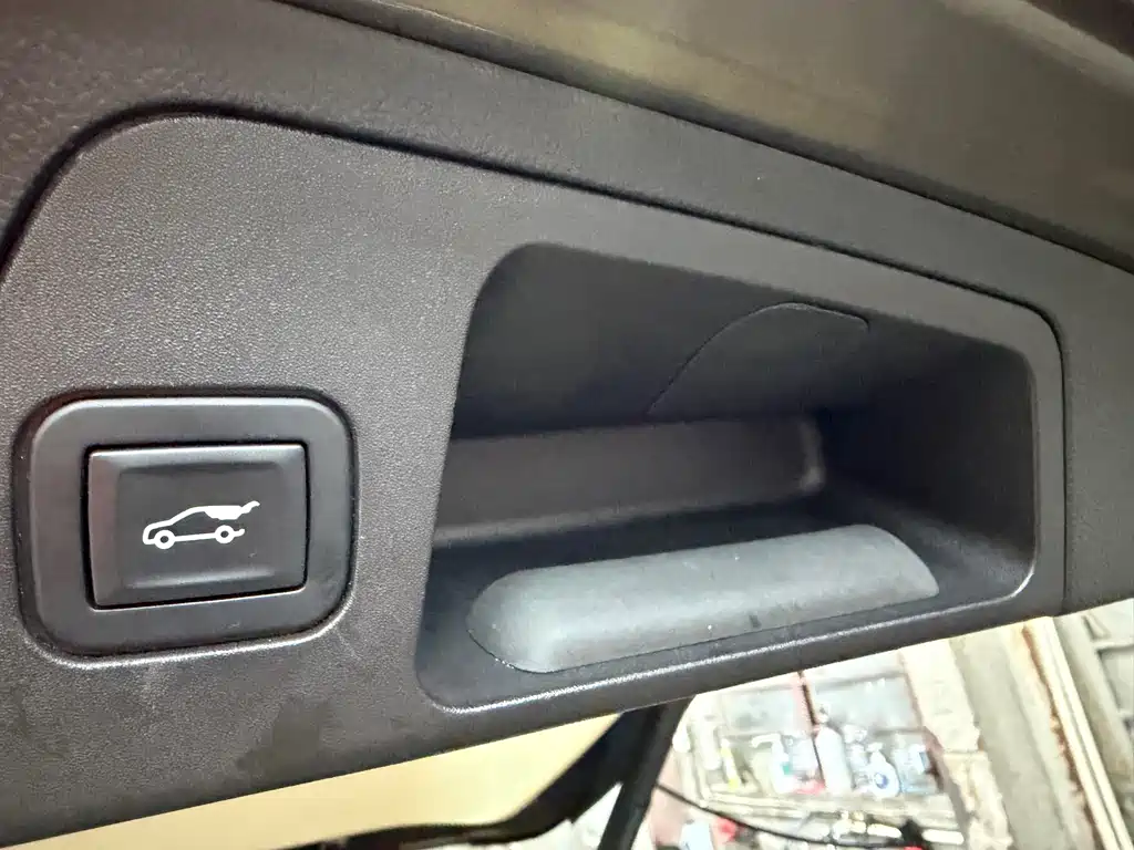 Buick Envision Plus 2017 — фото 25