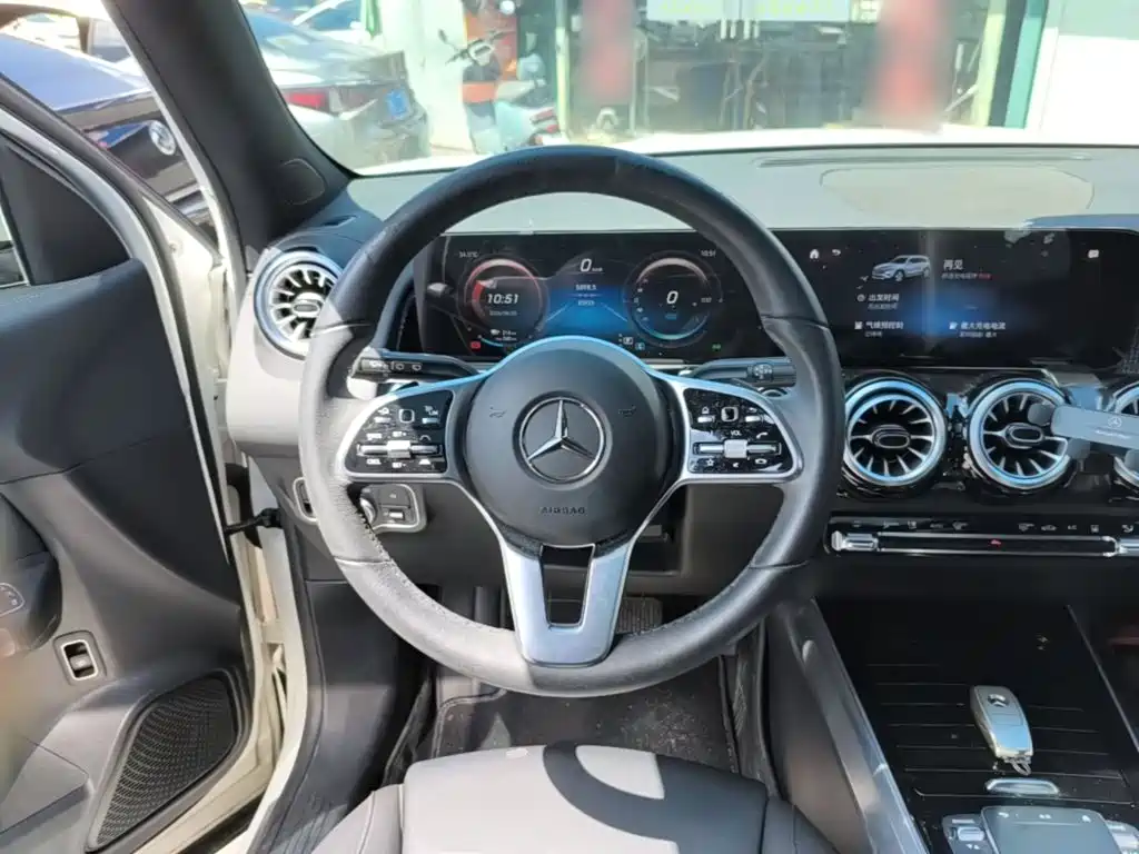 Mercedes-Benz EQB 2023 — фото 11