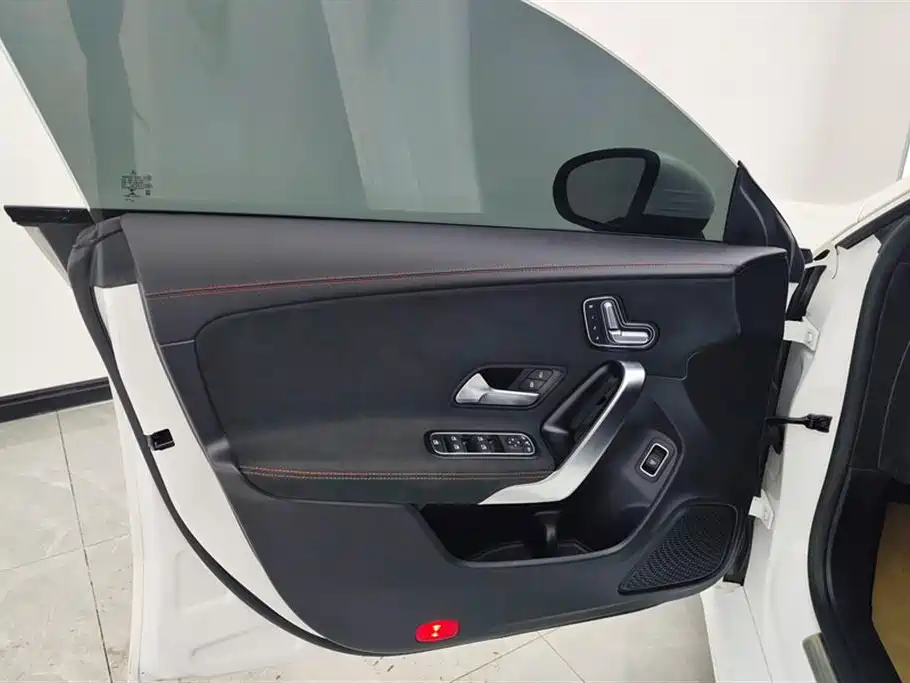 Mercedes-Benz CLA 2023 — фото 7