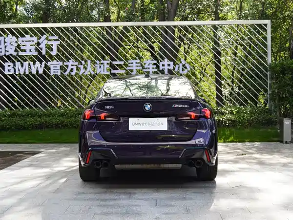 BMW M235L 2025