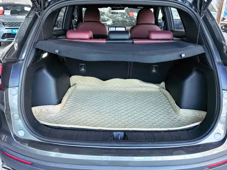Geely Binyue 2021