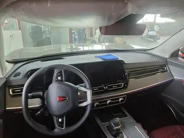 Hongqi HS5 2025