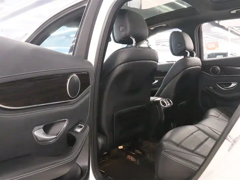 Mercedes-Benz GLC 2018 — фото 15