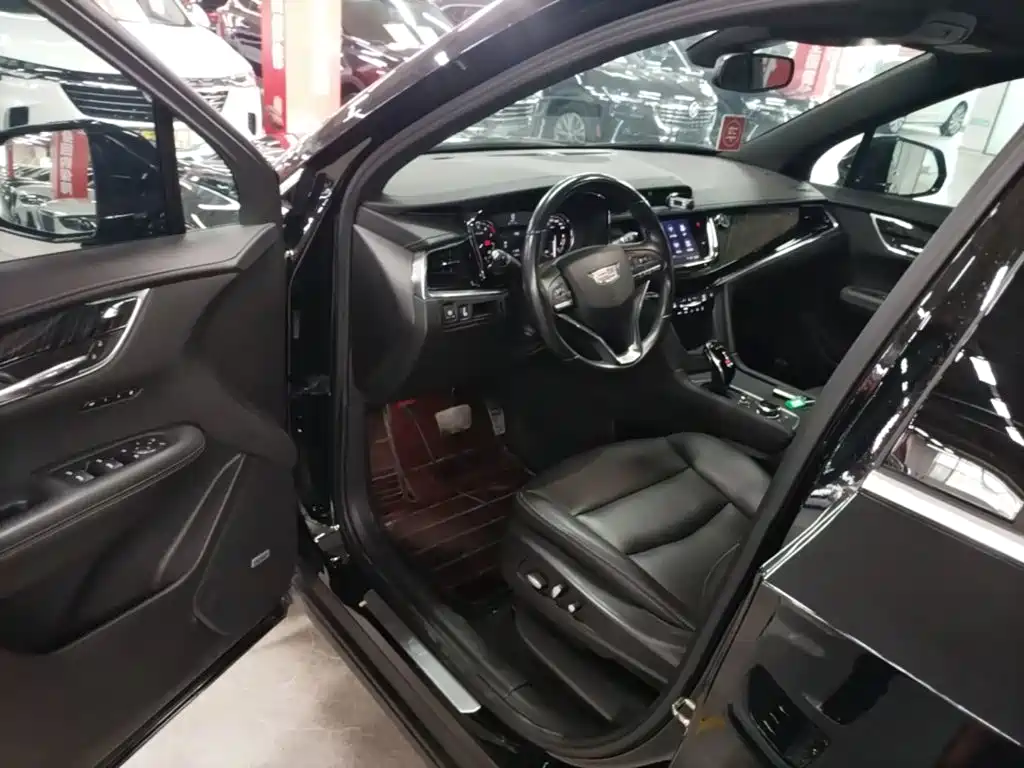 Cadillac XT6 2022 — фото 16