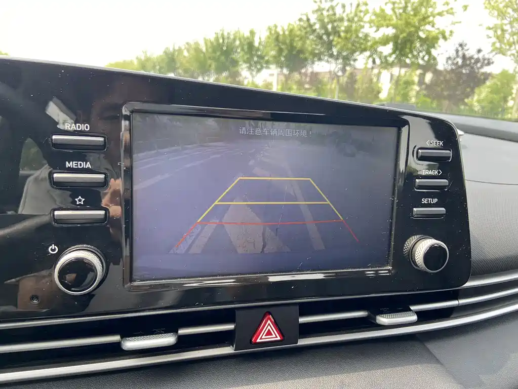 Hyundai Elantra 2022 — фото 10