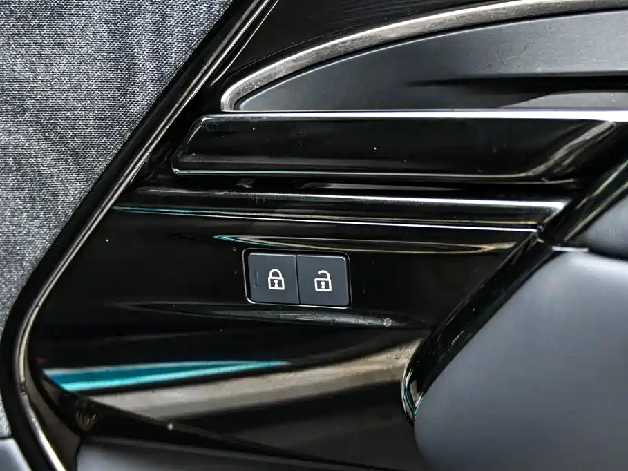 Land Rover Sport 2022 — фото 26