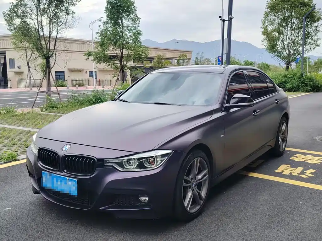 BMW 3 Series 2018 — фото 1