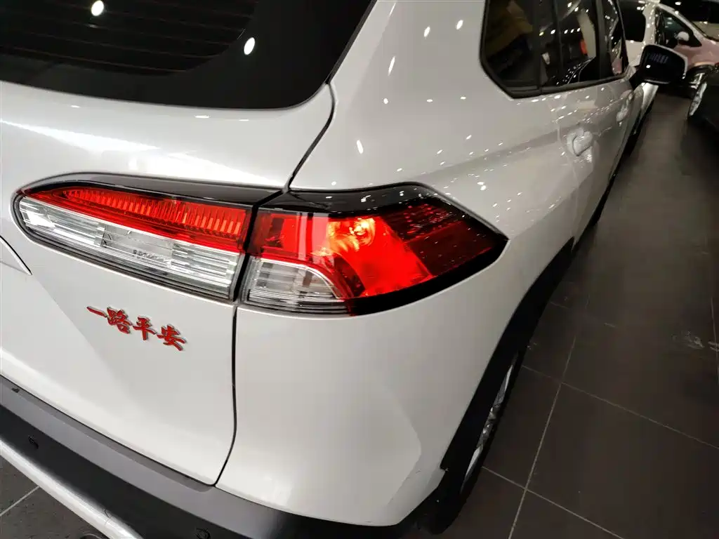 Toyota Corolla Cross 2023 — фото 24
