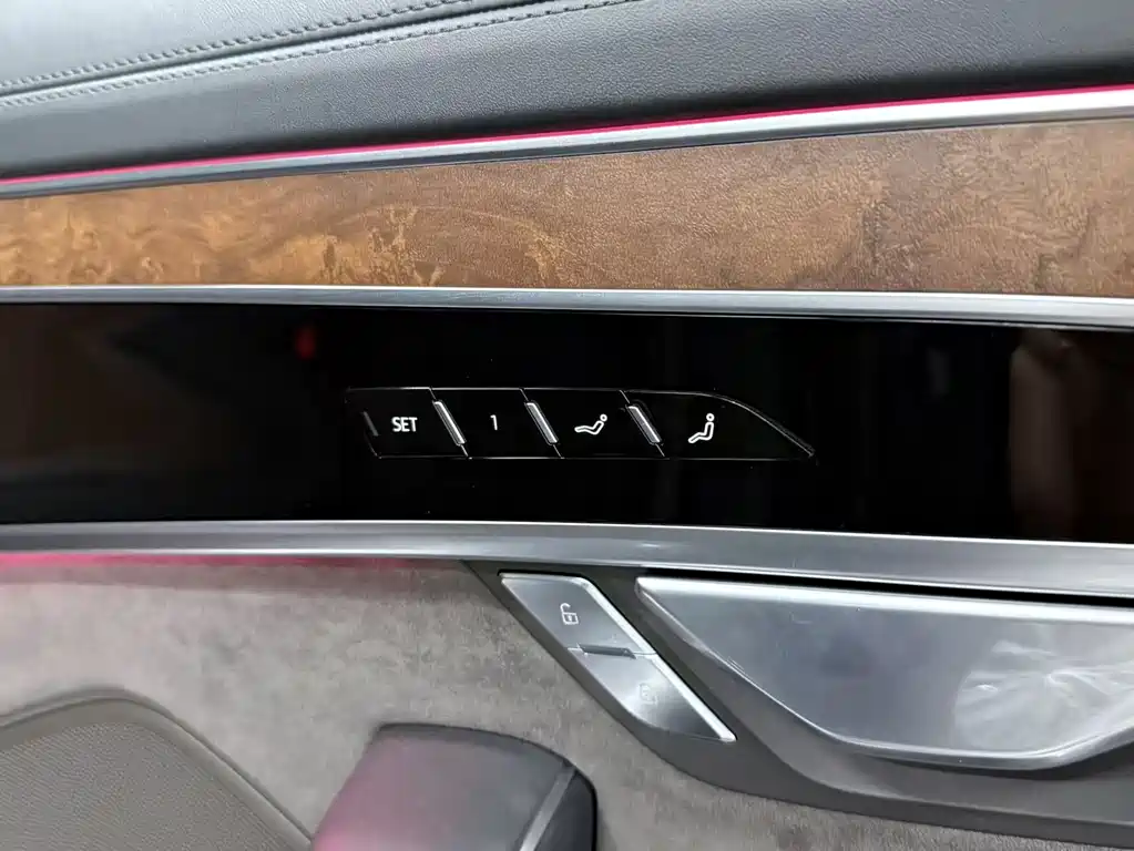 Audi A8 2020 — фото 16