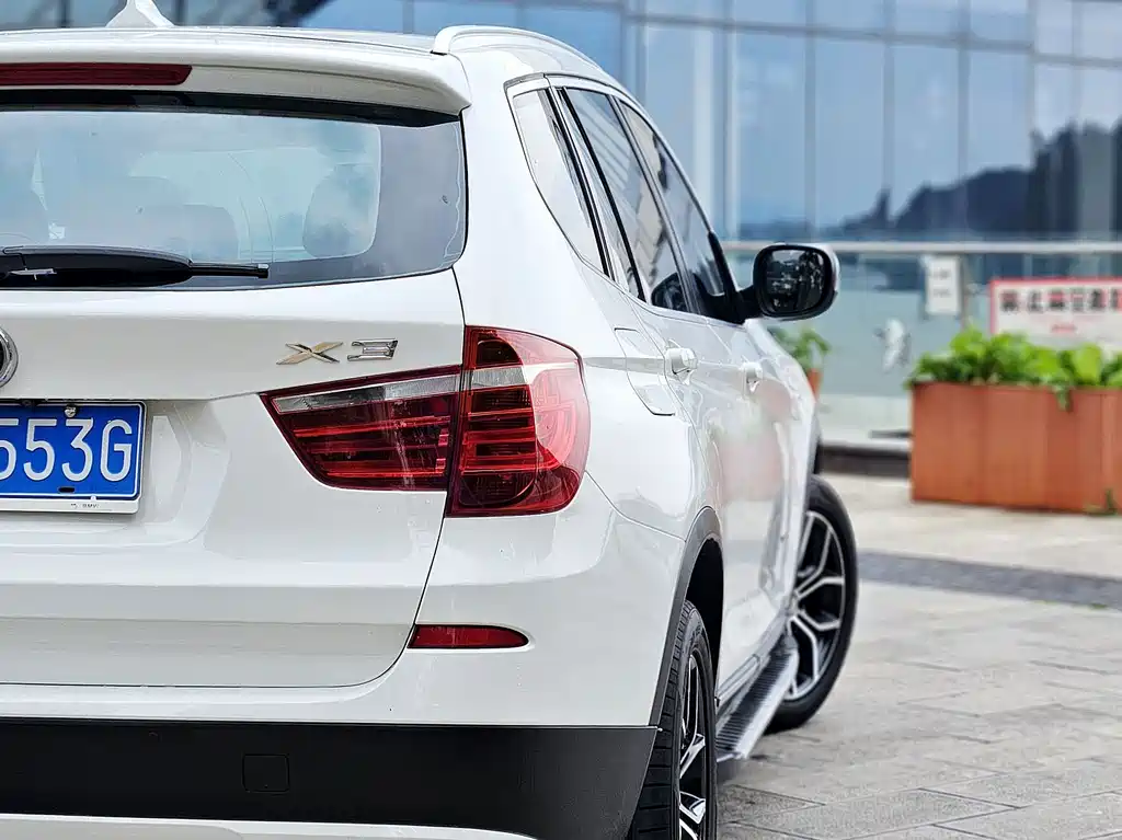 BMW X3 2012 — фото 23