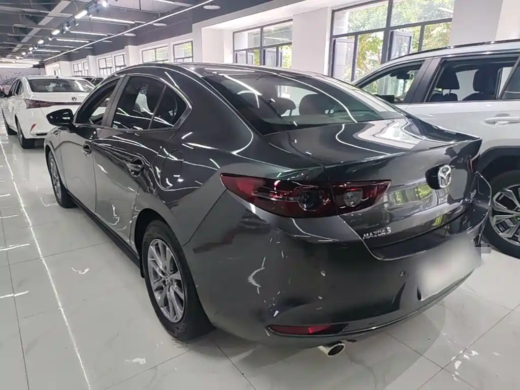 Mazda 3 Axela 2024