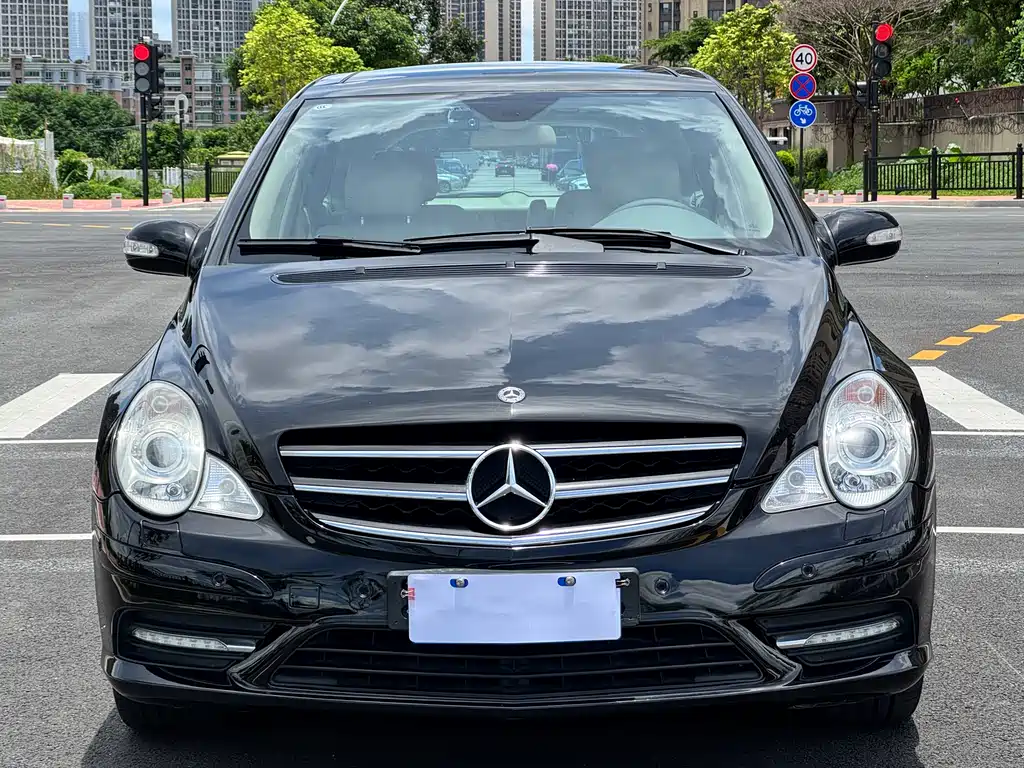 Mercedes-Benz R-Class 2010
