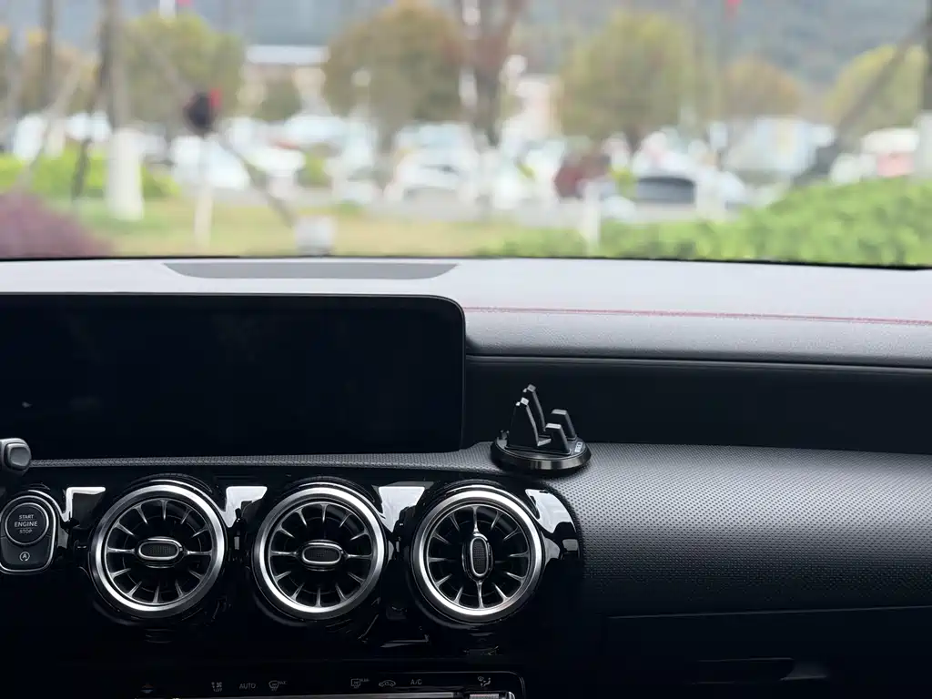 Mercedes-Benz CLA 2022 — фото 15