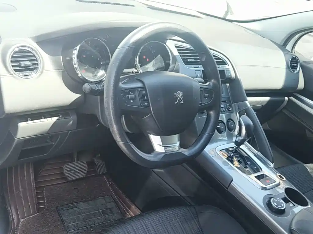 Peugeot 3008 2018 — фото 10