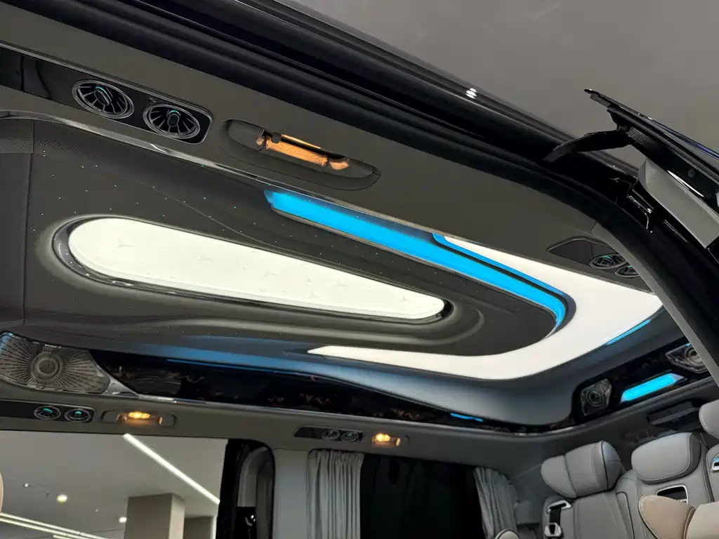 Mercedes-Benz Vito 2023 — фото 13