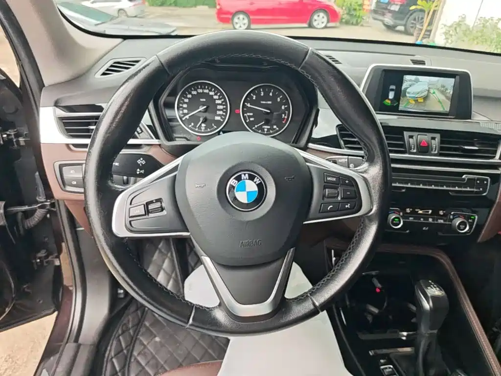 BMW X1 2018 — фото 11