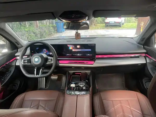 BMW i5 2024