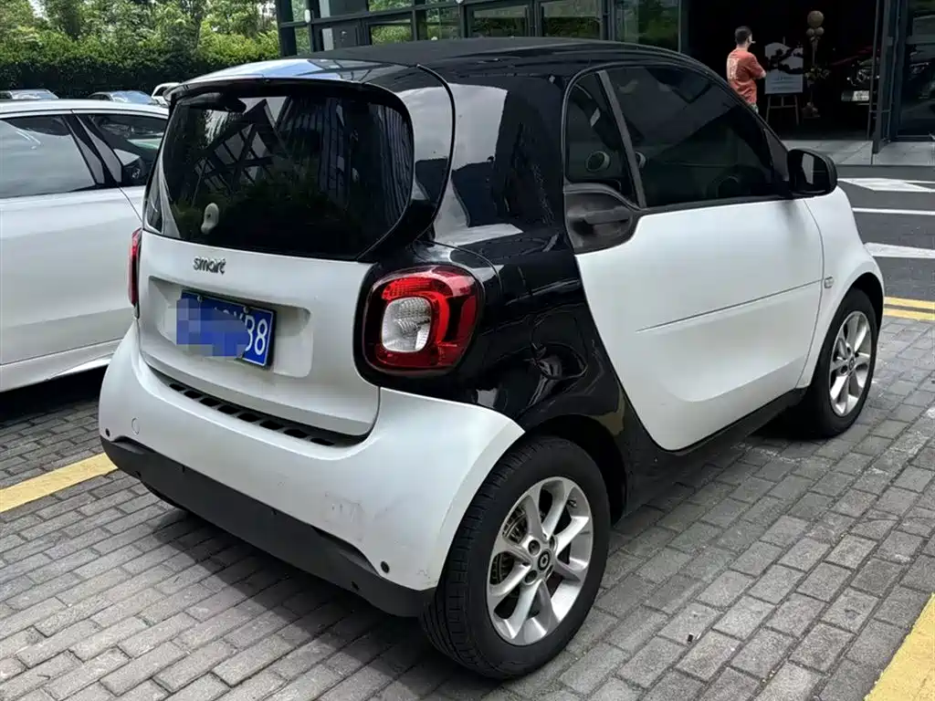 smart Fortwo 2017 — фото 9