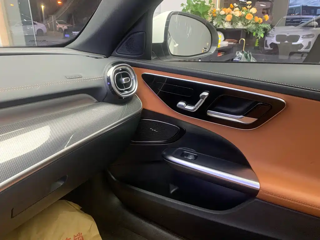 Mercedes-Benz C-Class 2021