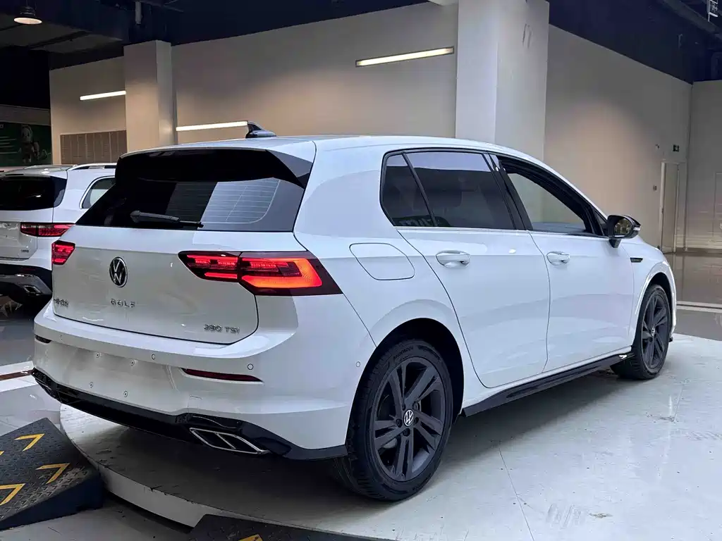 Volkswagen Golf 2023