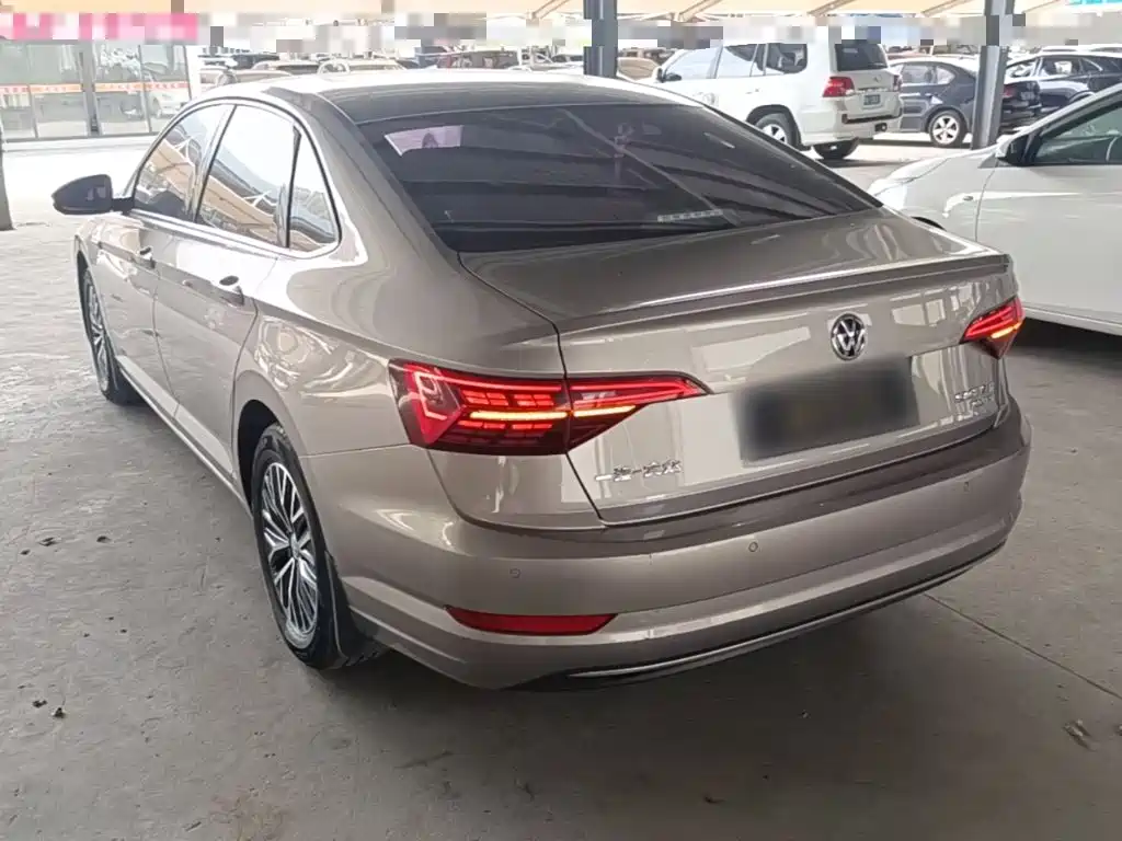 Volkswagen Sagitar 2020