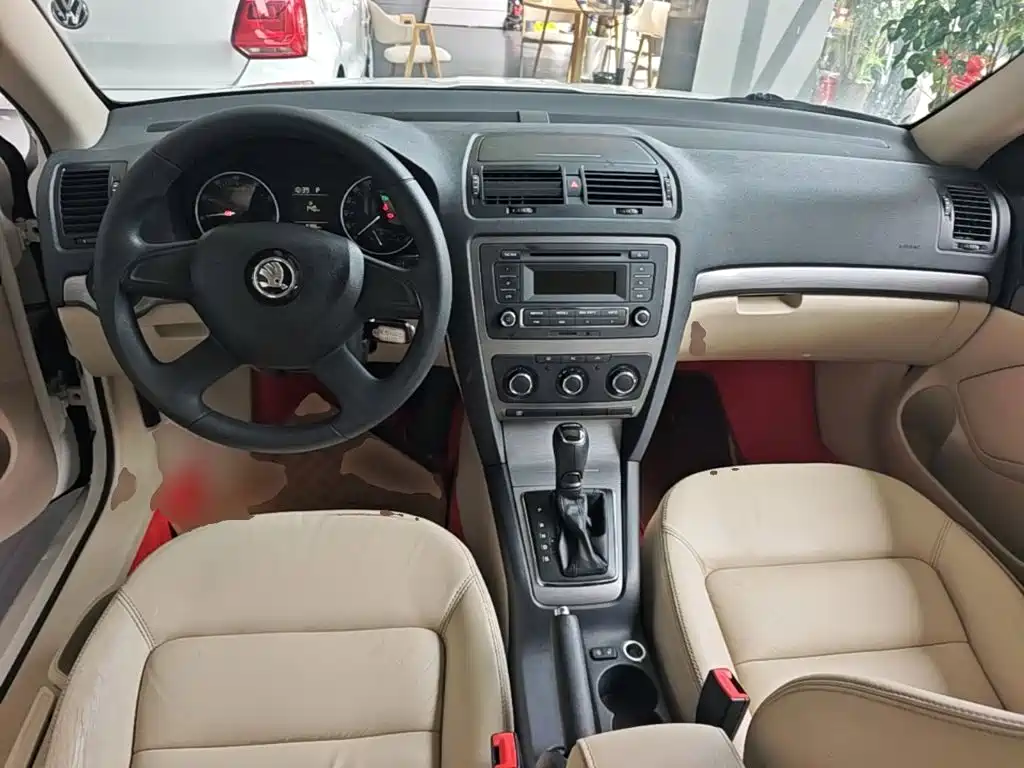 Skoda Octavia 2014 — фото 10