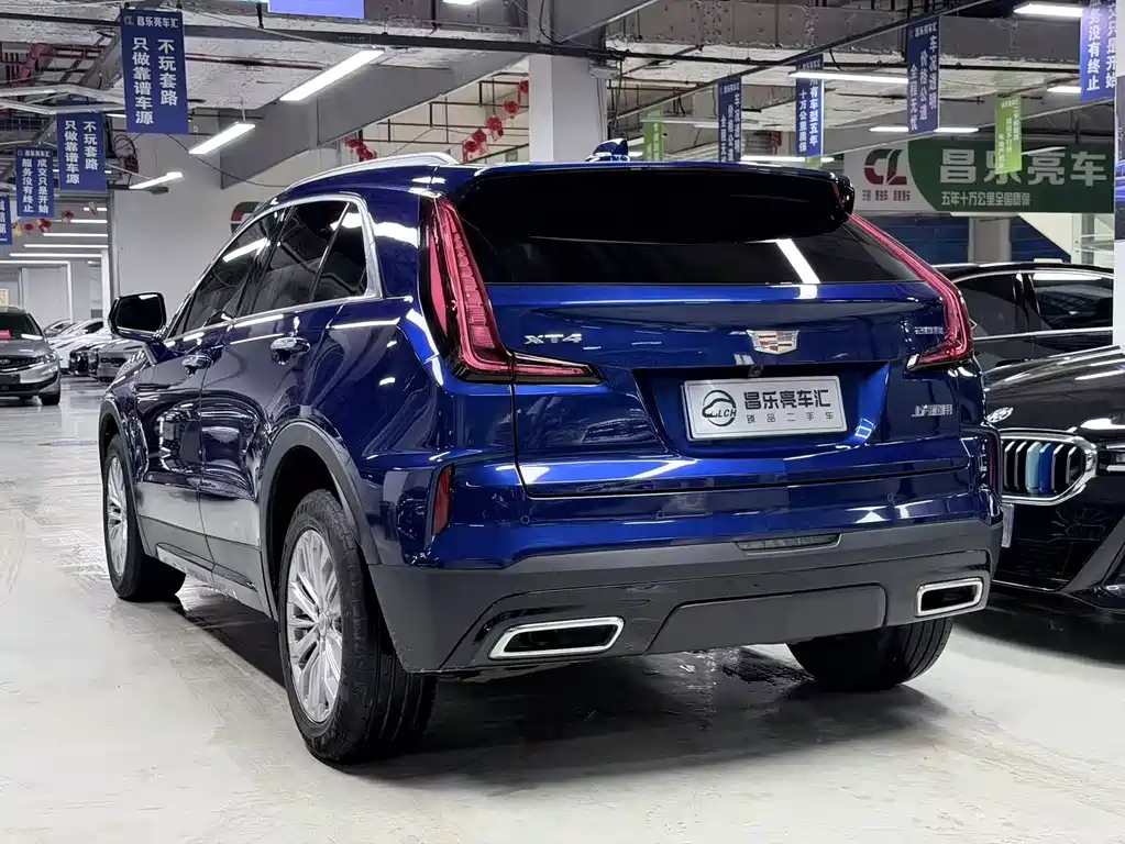 Cadillac XT4 2023 — фото 4