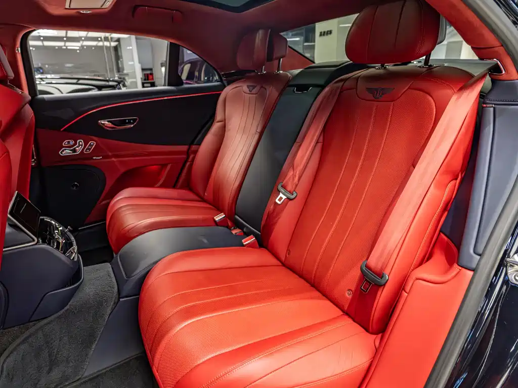 Bentley Flying Spur 2021 — фото 11