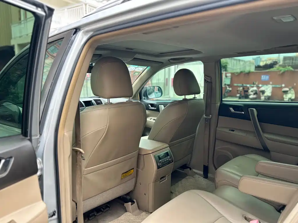 Toyota Highlander 2010 — фото 14