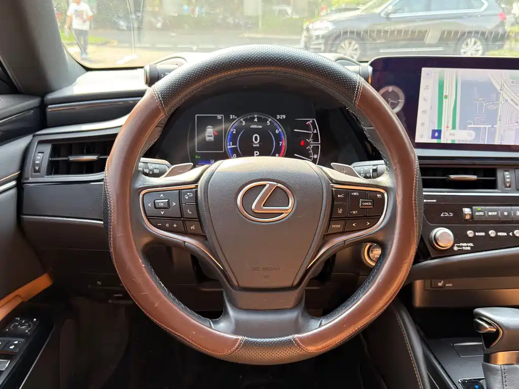 Lexus ES 2023 — фото 14
