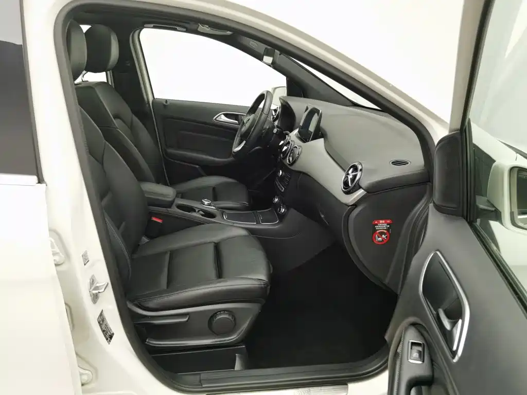 Mercedes-Benz B-Class 2018 — фото 23