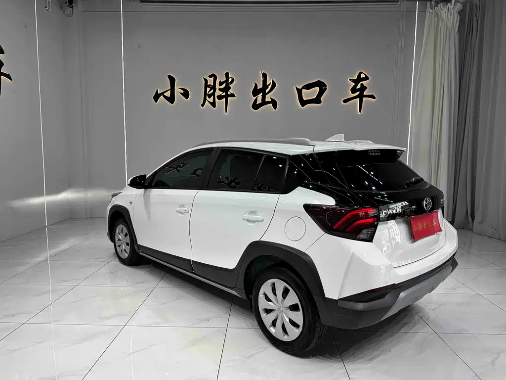 Toyota Yaris L 2023 — фото 6