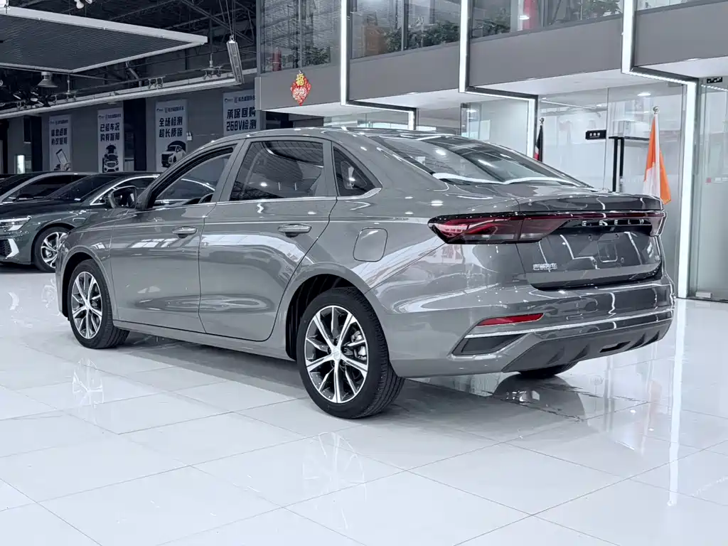 Geely Emgrand 2022 — фото 12