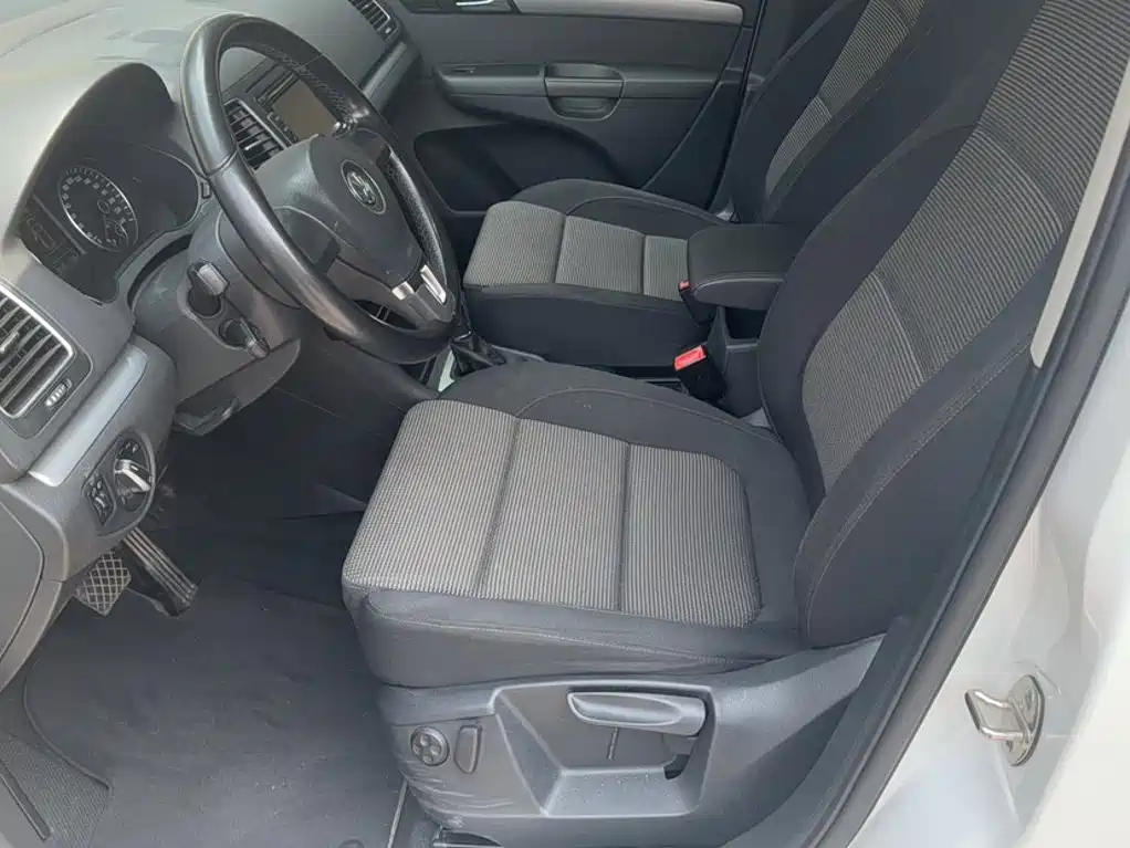 Volkswagen Sharan 2015 — фото 12