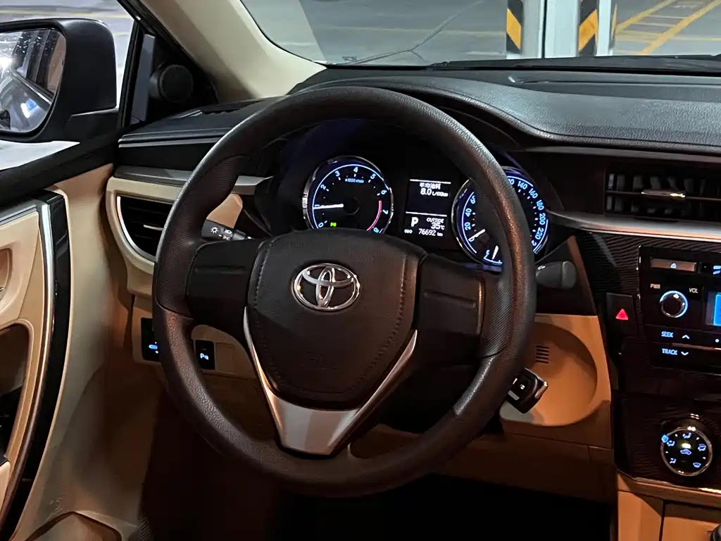 Toyota Corolla 2015 — фото 35