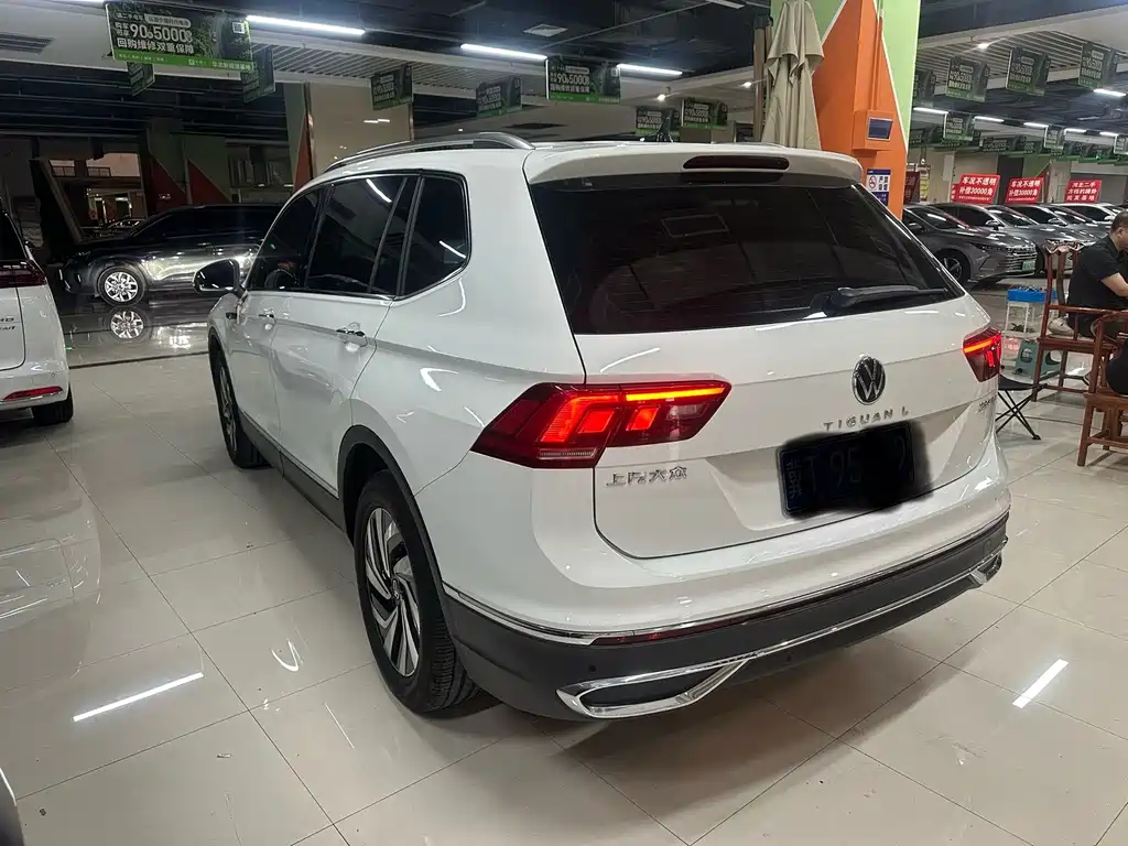 Volkswagen Tiguan L 2023