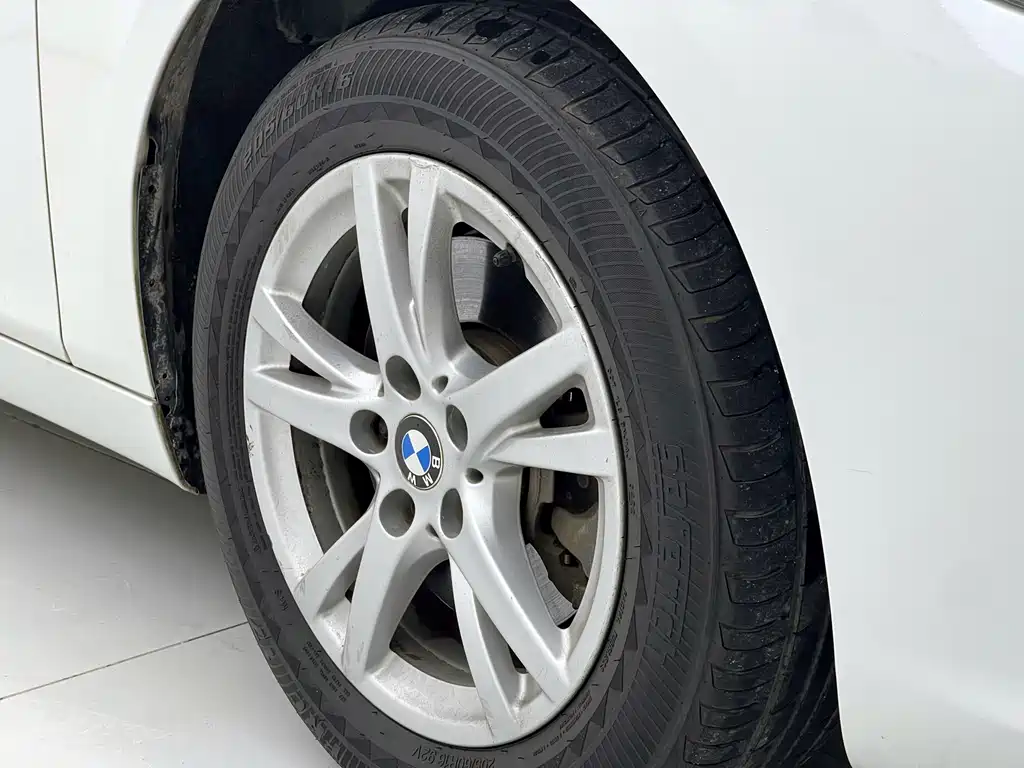 BMW 2 Series Active Tourer 2016 — фото 11