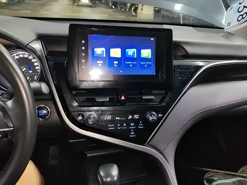 Toyota Camry 2023 — фото 13